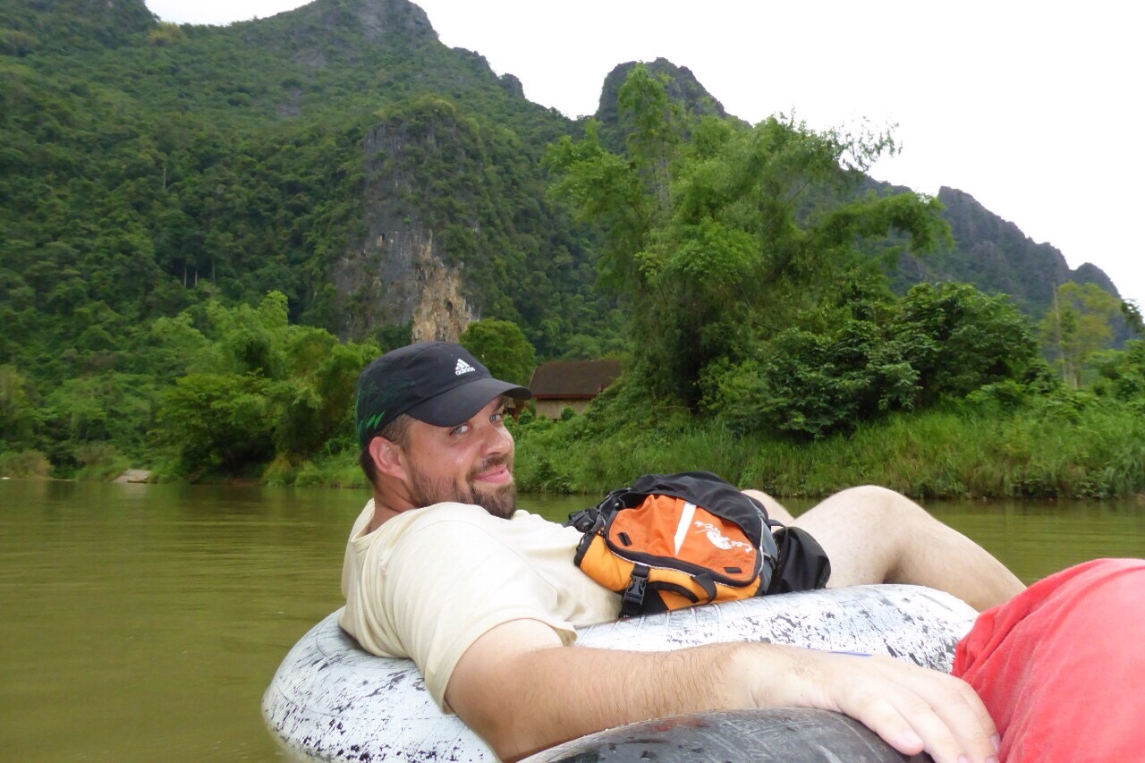 Tubing em Vang Vieng Tubing em Vang Vieng, Laos