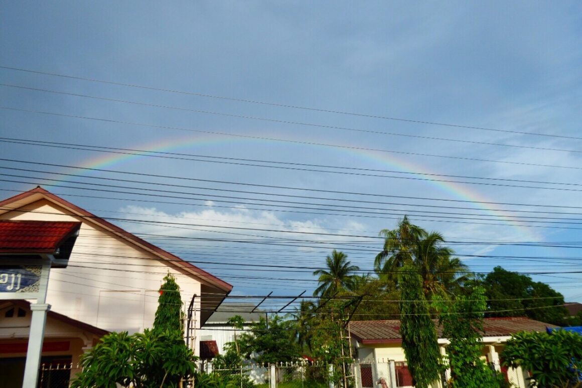 Arco-Íris sobre Vang Vieng, no Laos