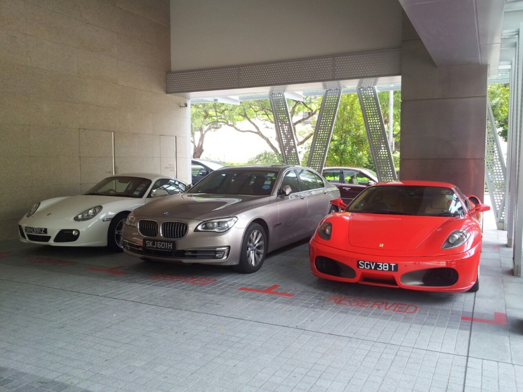 Carros "fraquinhos" em Singapura