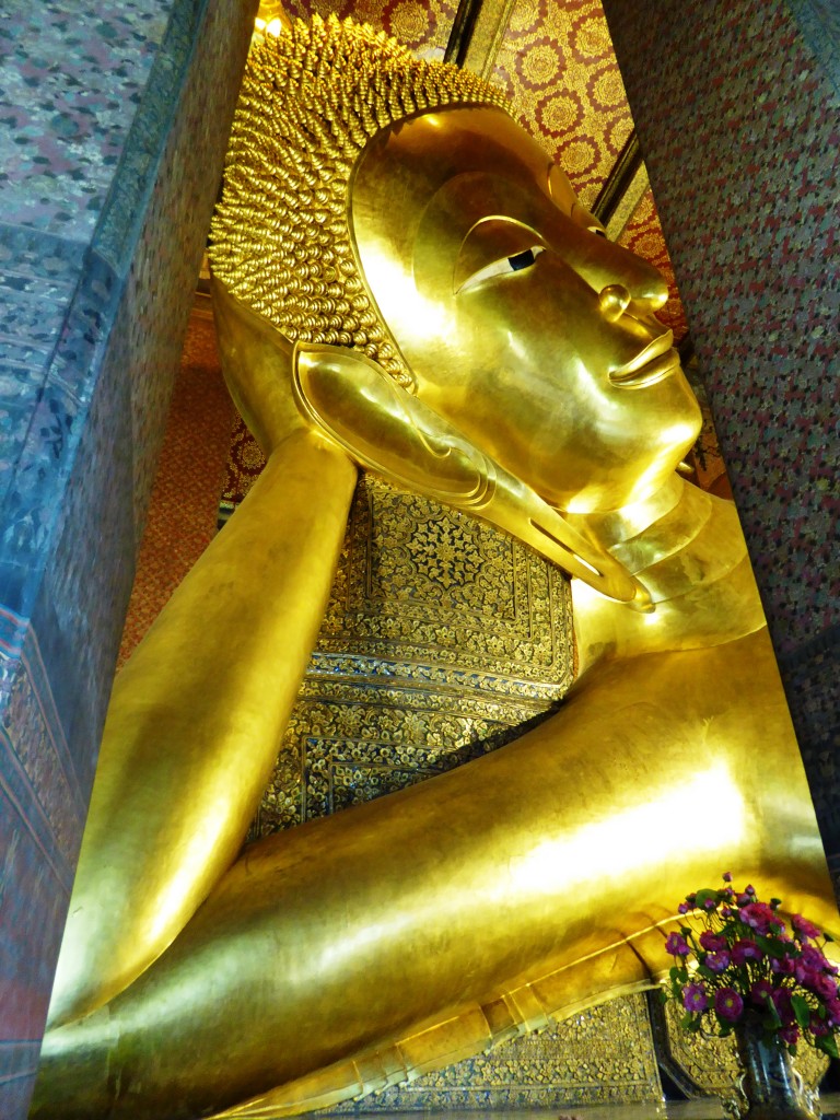 Wat Pho, o templo do Buda reclinado em Bangkok