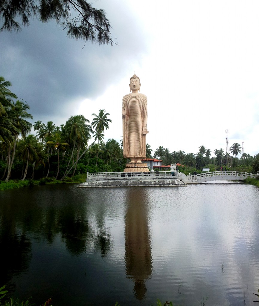 Memorial às vítimas do tsunami em Hikkaduwa no Sri Lanka