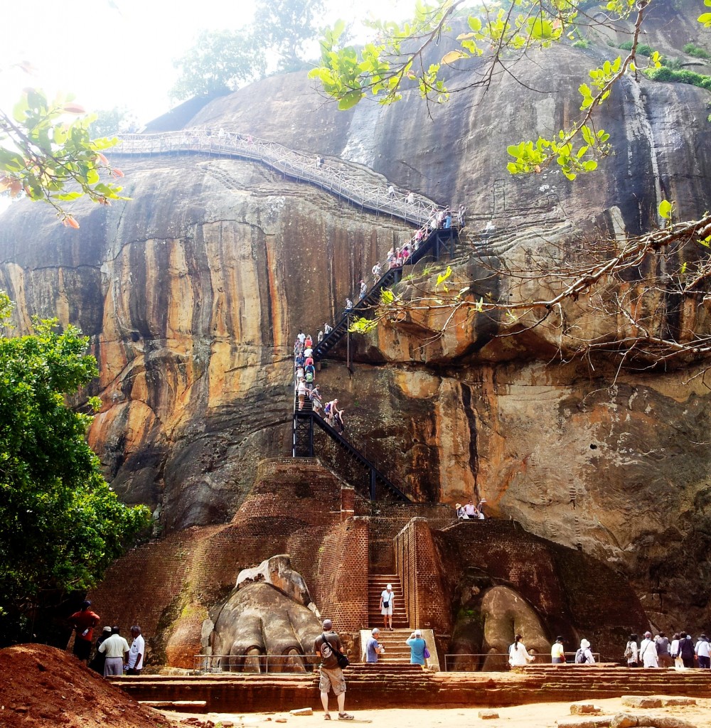 Umas das subidas de Sigiriya no Sri Lanka