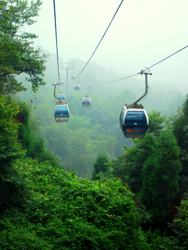 Um dos teleféricos do Monte Emei