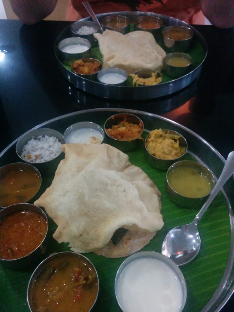 Um verdadeiro Thali indiano, Pondicherry, India