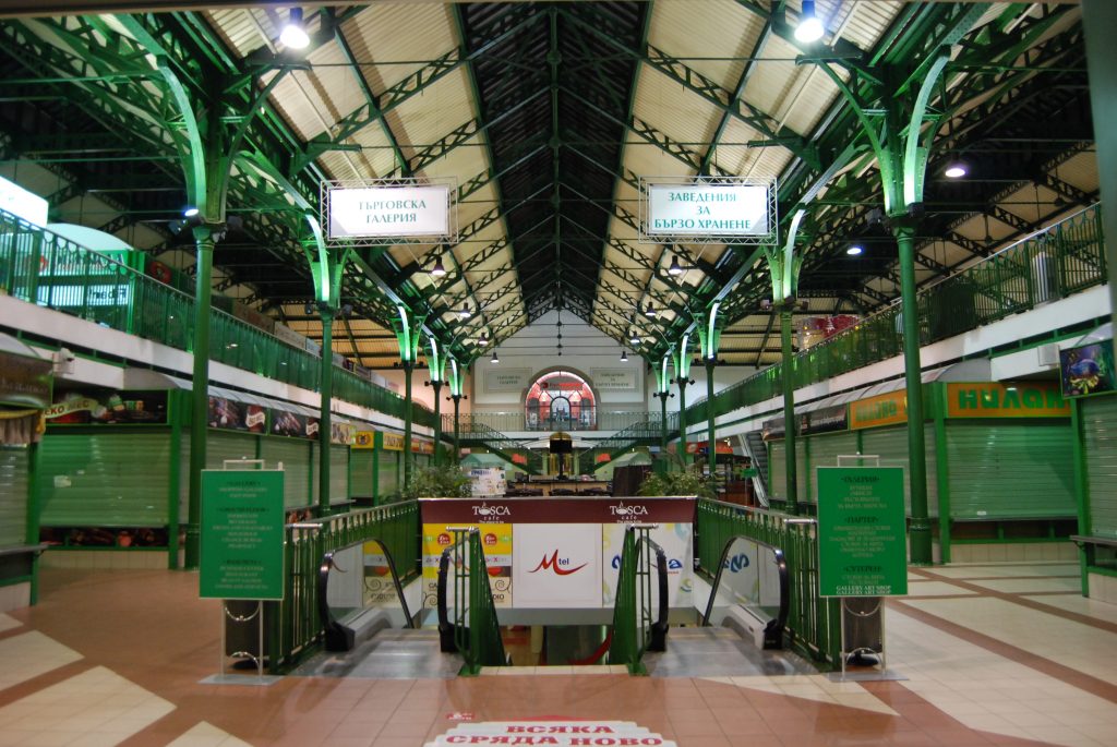 Interior do Mercado Central de Sófia, Bulgária